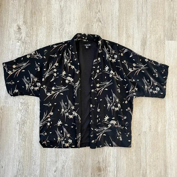 Forever 21 Sweaters - Womens Forever 21 Black Floral Cardigan/Jacket - S